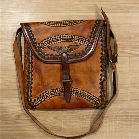 Harley-Davidson Handbags - Vintage leather Harley Davidson messenger bad